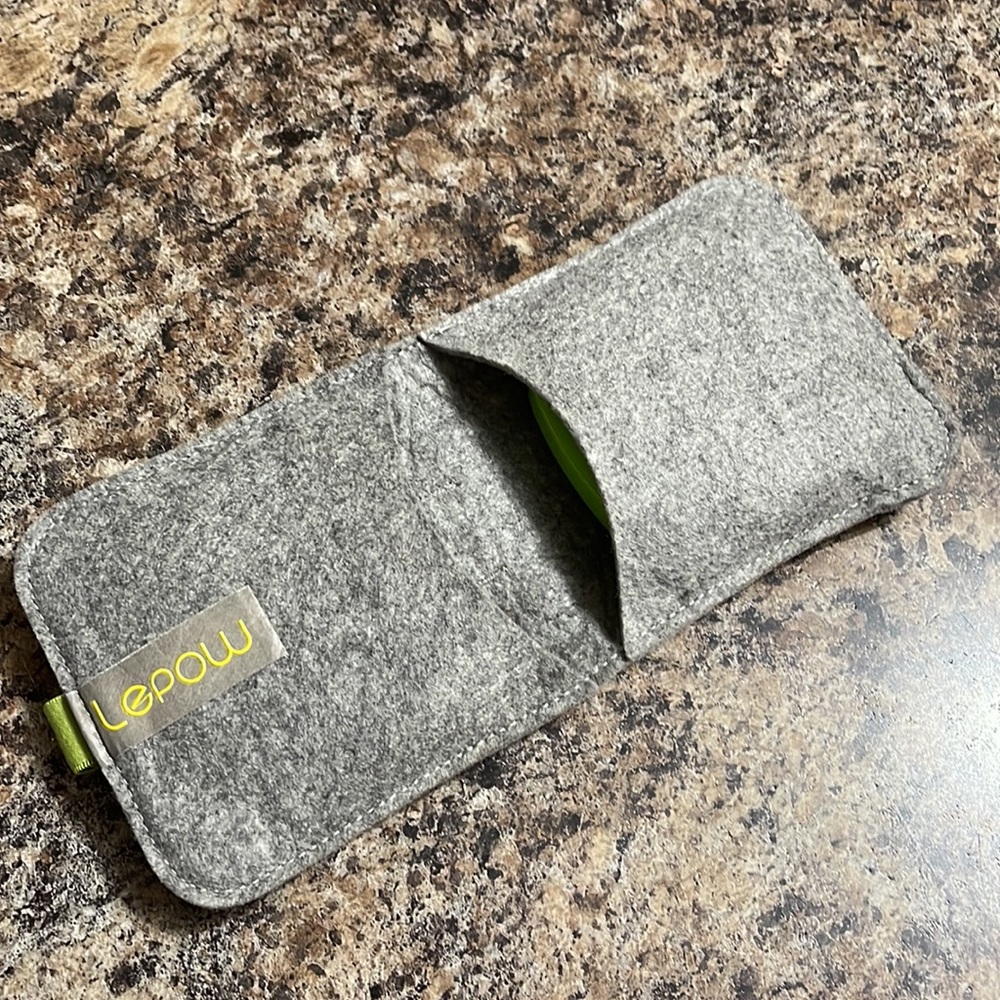 Lepow Moonstone Dual USB Power Bank - Picture 6 of 6